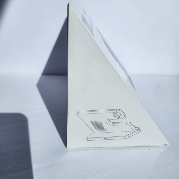 Jargou 3 in 1 wireless charging station - Picture 4 of 4